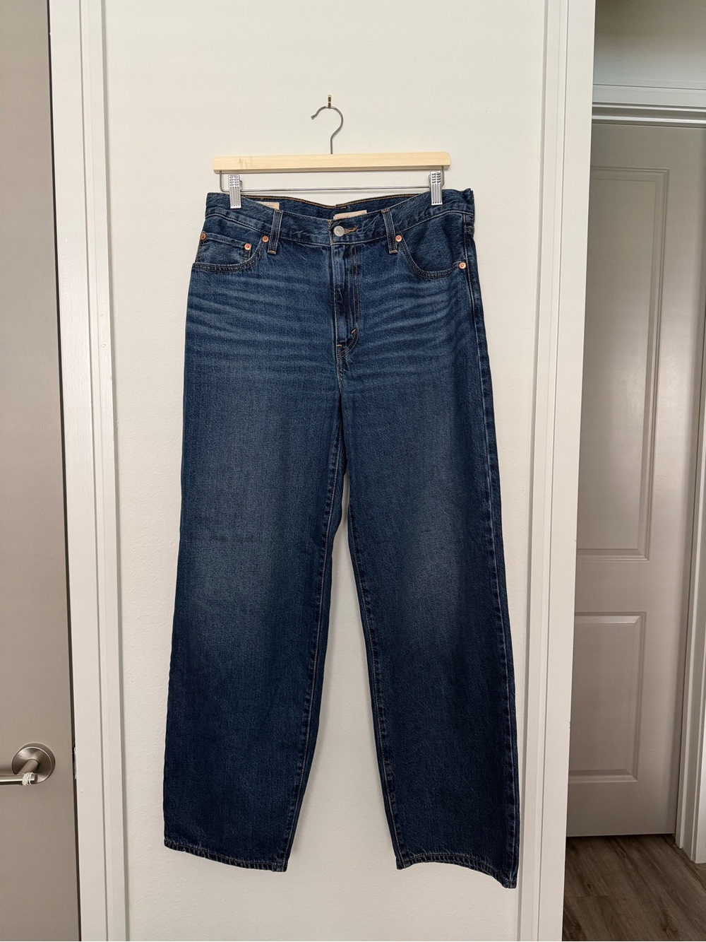 LEVIS • baggy dad jeans